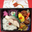 ぶりの塩焼きと大玉肉団子弁当　1,019円