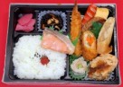 デミグラスミックス弁当　1296円(税抜)