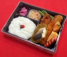 おまかせ弁当　926円(税抜)