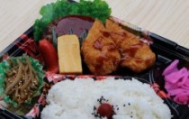 ハンバーグ&いかフライ弁当￥732