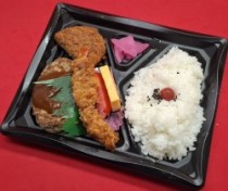 海老フライ洋風弁当　926円(税抜)