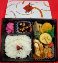 蒸し鶏と鯖の味噌煮弁当　(1250