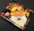 銀鮭となめ茸ハンバーグの和風弁当　991円(税抜)