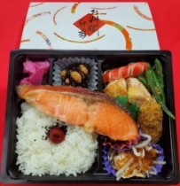 銀鮭とチキン照焼きの和風弁当　1,019円