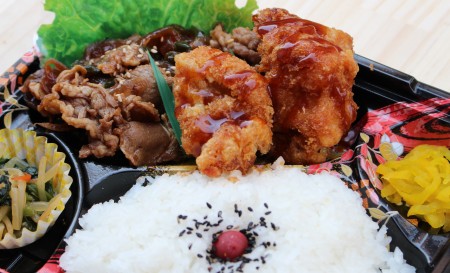 ガッツリ肉づくし弁当　1204円(税抜)