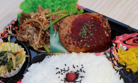 豚の生姜焼き&ソースとんかつ弁当　926円