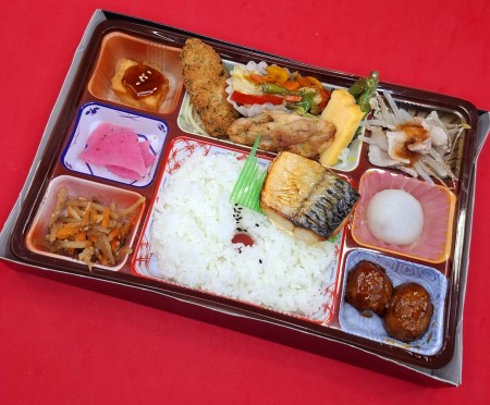 和風弁当(紙箱)　1500円(税抜き)