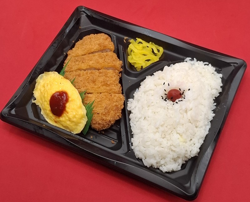 とんかつ弁当　741円(税抜)