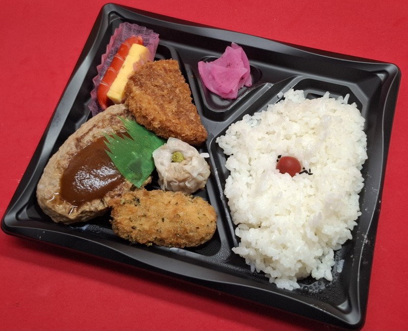 運動会弁当　926円(税抜)