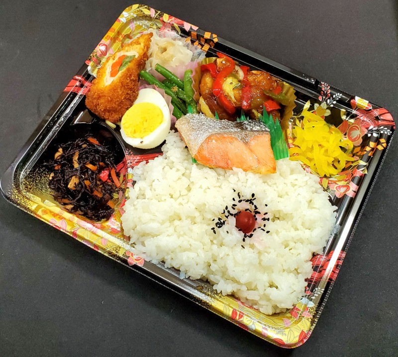 銀鮭&若鶏の甘酢あんかけ弁当　991円(税抜)