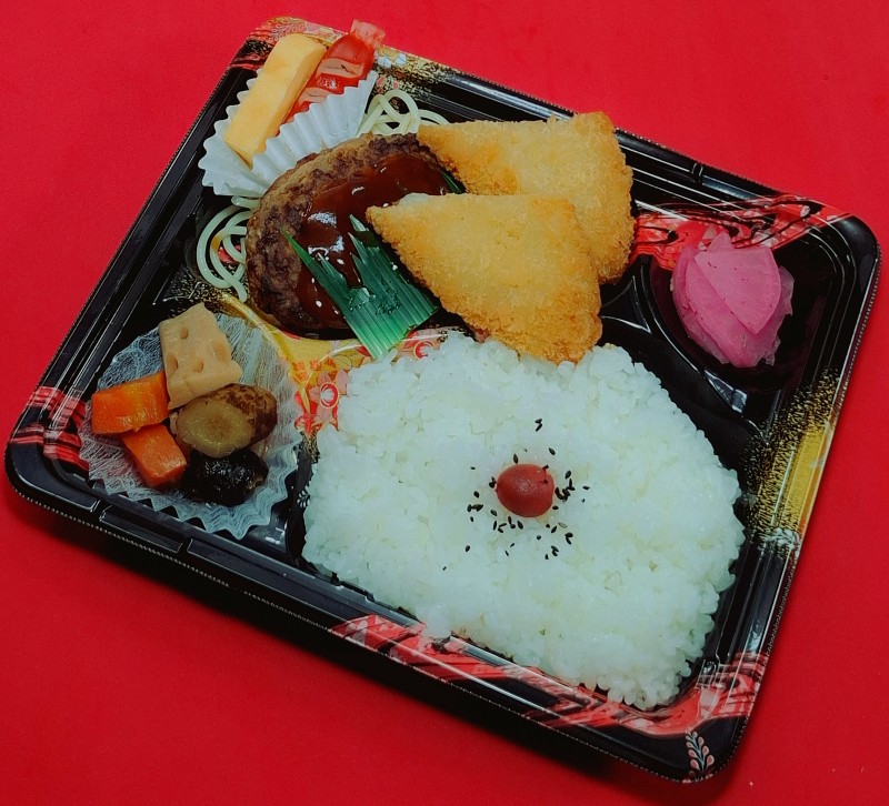 デミハンと白身フライ弁当(926円税抜)