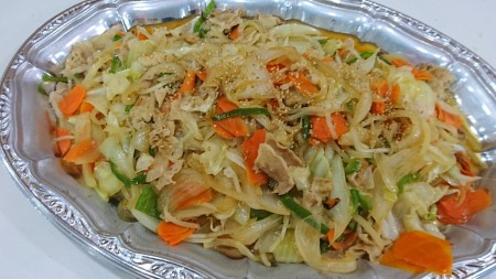 メガ盛り肉野菜炒めプレート(10人前)　4630円(税抜)