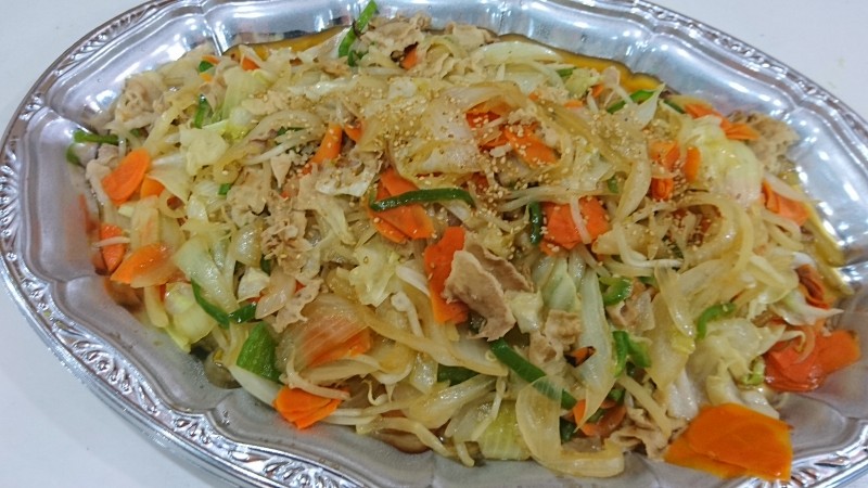 メガ盛り肉野菜炒めプレート(10人前)　4630円(税抜)