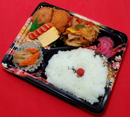 唐揚げ&豚バラ生姜焼き弁当　880円(税抜)