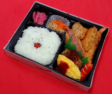 洋風DX弁当　1,019円(税抜)