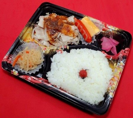 豚しゃぶ醤油おろしダレ弁当　824円(税抜)