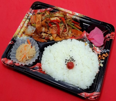 豚と白菜のキムチ炒め弁当　880円(税抜)